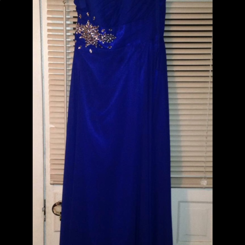 Prom dress - Picture 2 of 2